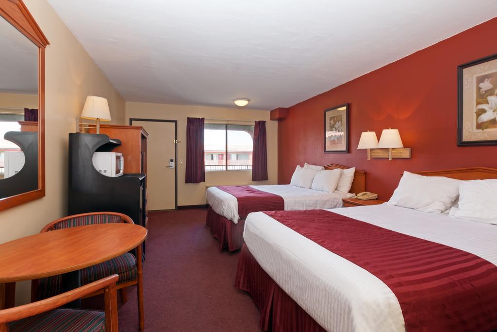 America'S Best Value Inn & Suites Bakersfield Central Extérieur photo