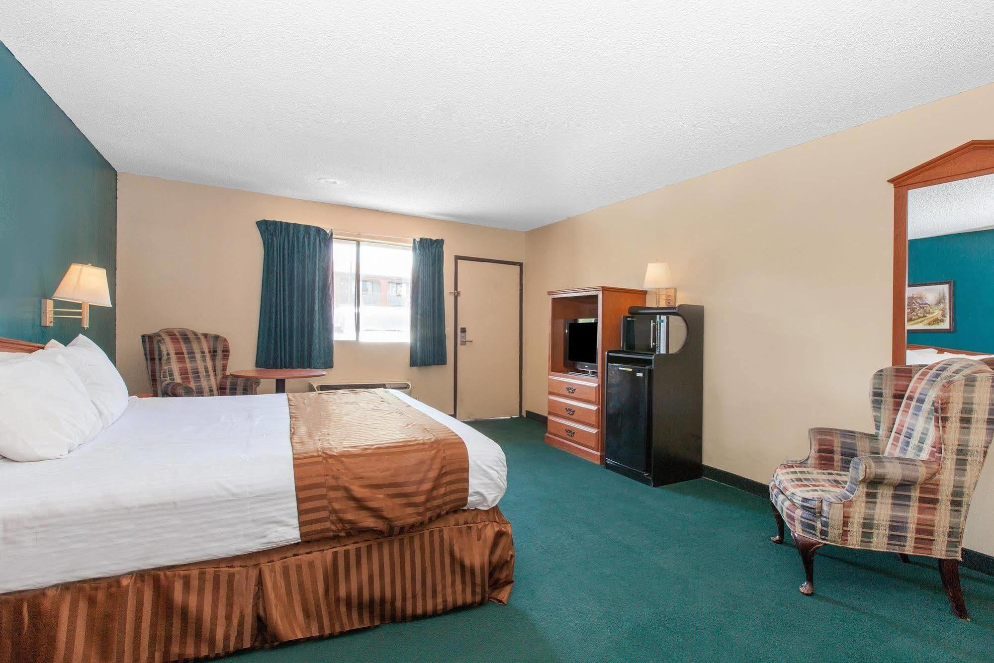 America'S Best Value Inn & Suites Bakersfield Central Extérieur photo